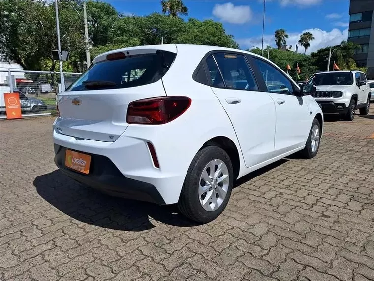 Chevrolet Onix Branco 4