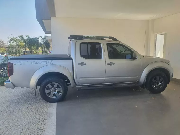 Nissan Frontier Prata 8