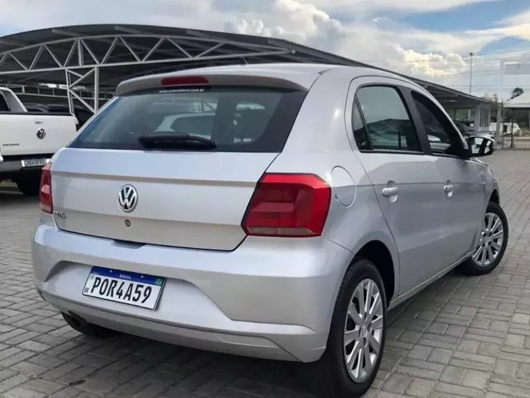 Volkswagen Gol Prata 1