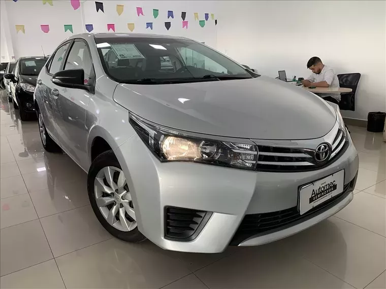 Toyota Corolla Prata 13