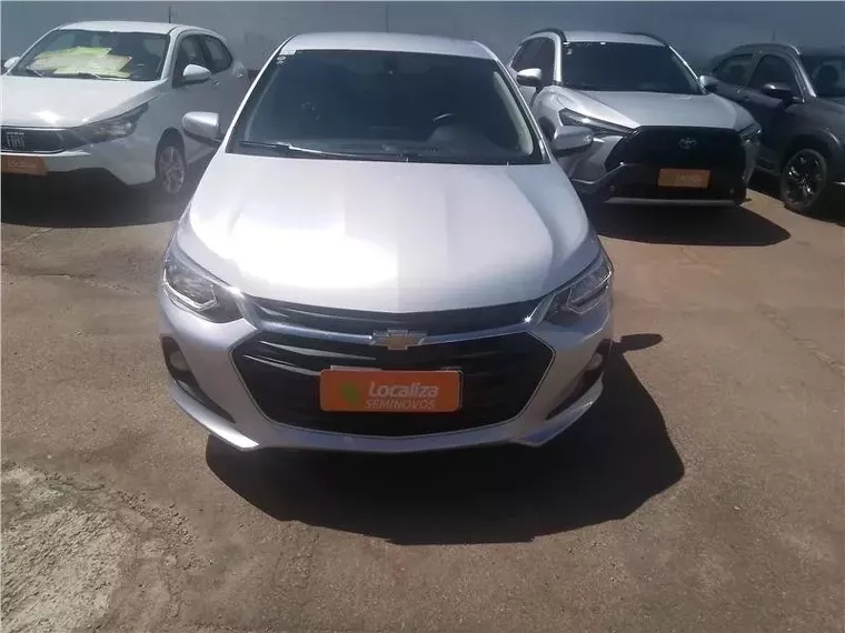 Chevrolet Onix Prata 9