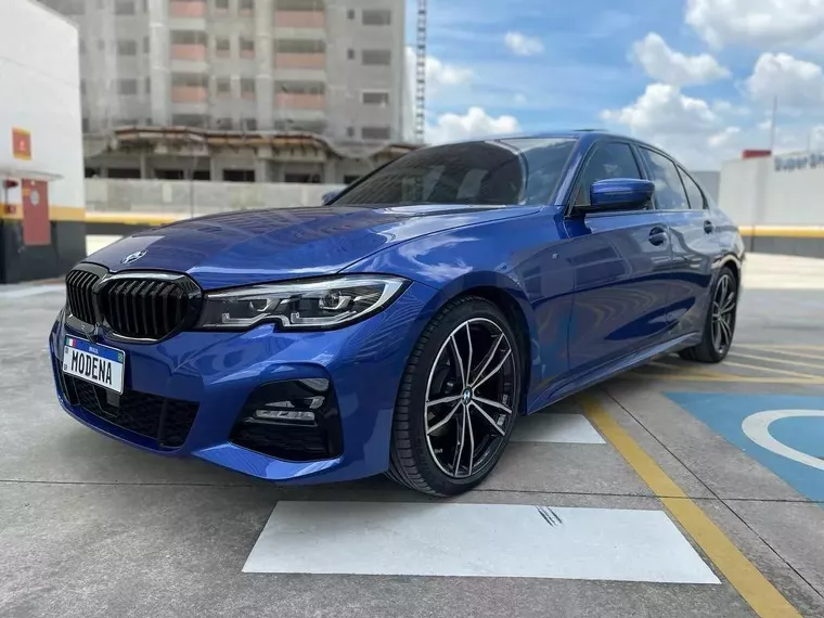 BMW 320i Azul 17