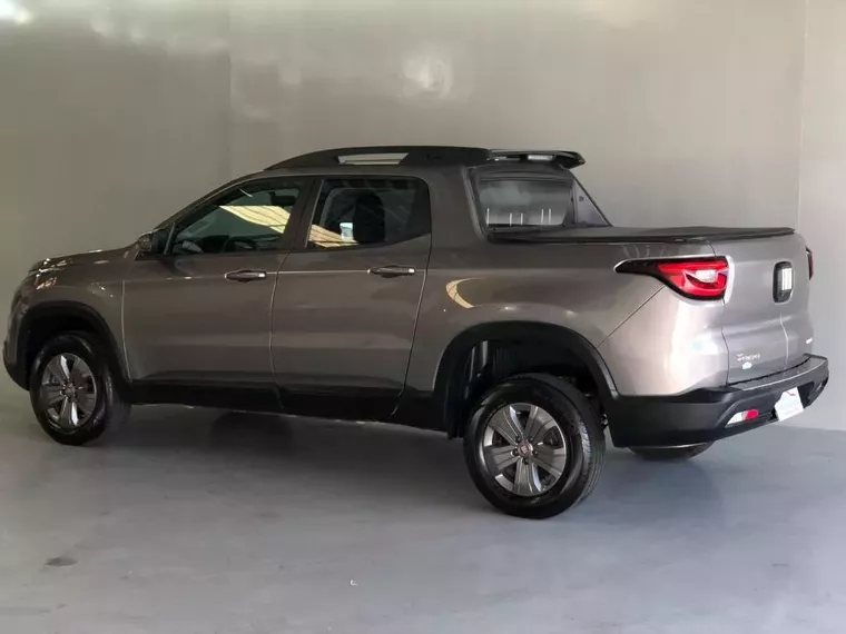 Fiat Toro Cinza 9