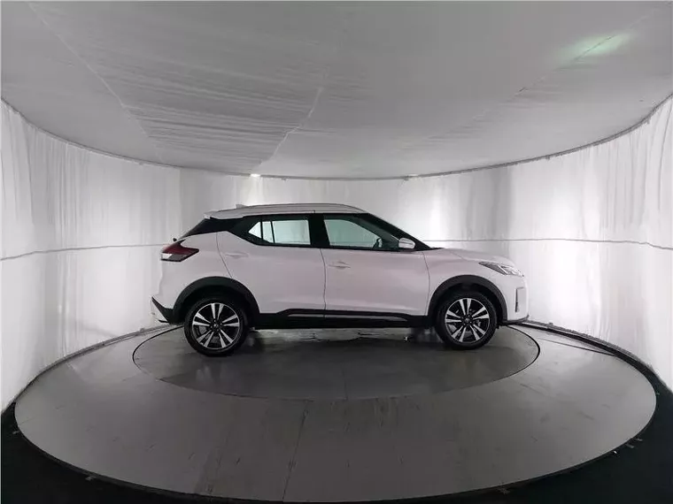 Nissan Kicks Branco 2