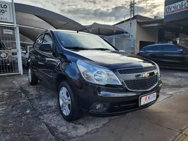 Chevrolet Agile Preto 5