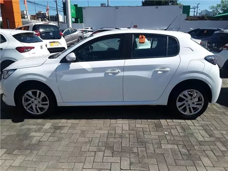 Peugeot 208 Branco 3