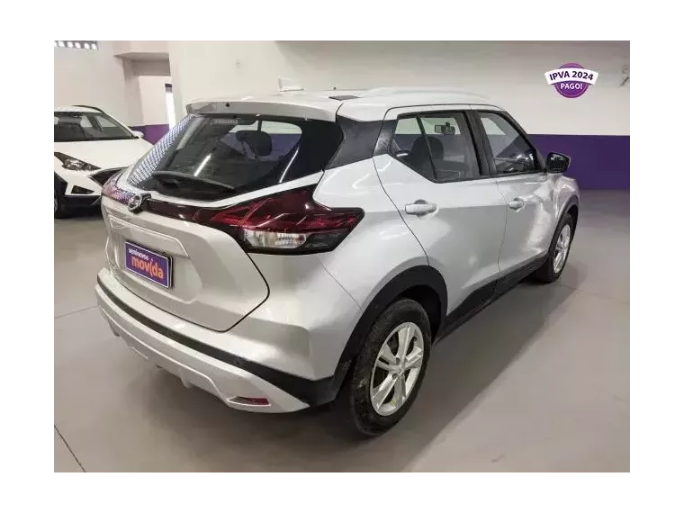 Nissan Kicks Prata 5