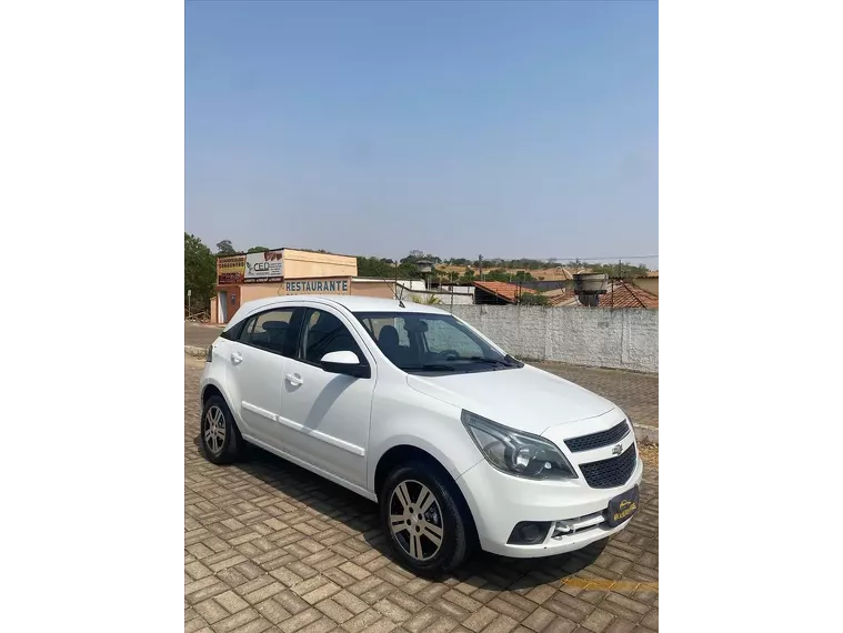 Chevrolet Agile Branco 2