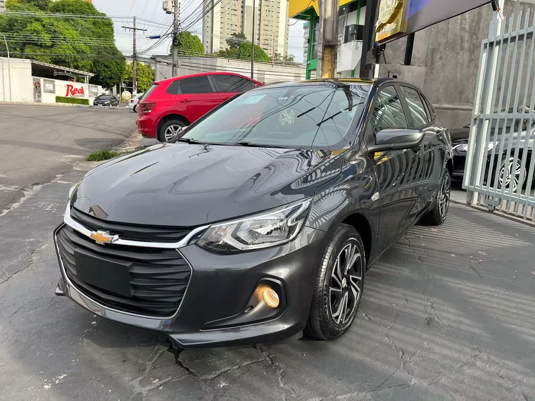 Chevrolet Onix Cinza 7