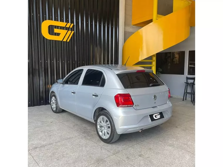 Volkswagen Gol Prata 2