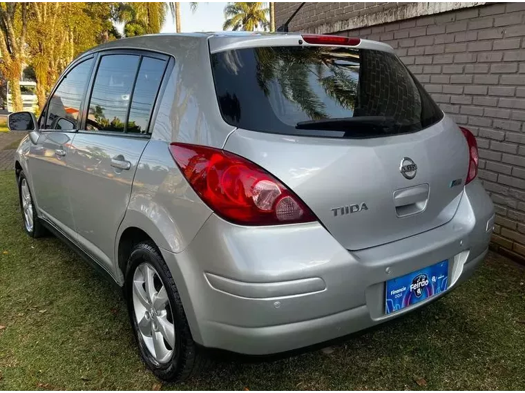 Nissan Tiida Prata 3