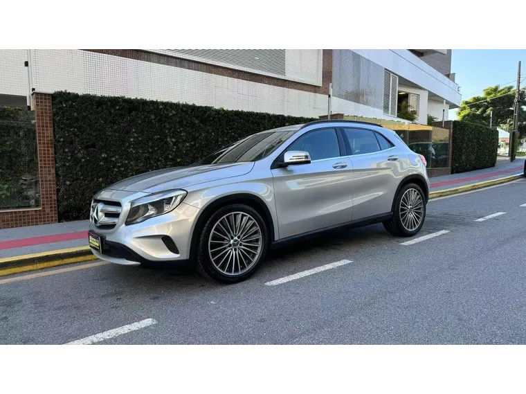 Mercedes-benz GLA 200 Prata 1