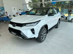 Toyota Hilux SW4