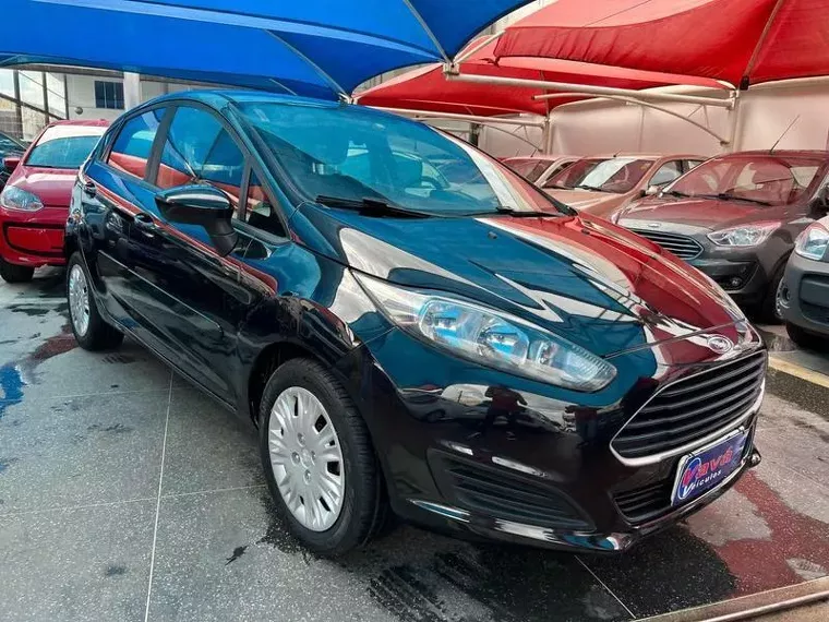 Ford Fiesta Preto 6