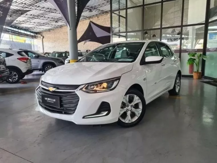 Chevrolet Onix Branco 2