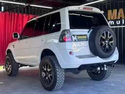 Mitsubishi Pajero TR4