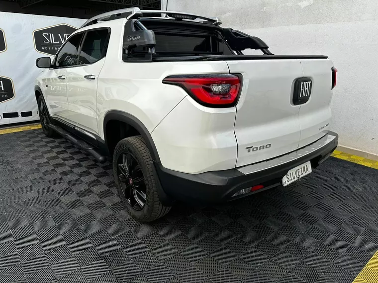 Fiat Toro Branco 17