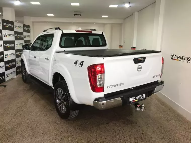 Nissan Frontier Branco 1