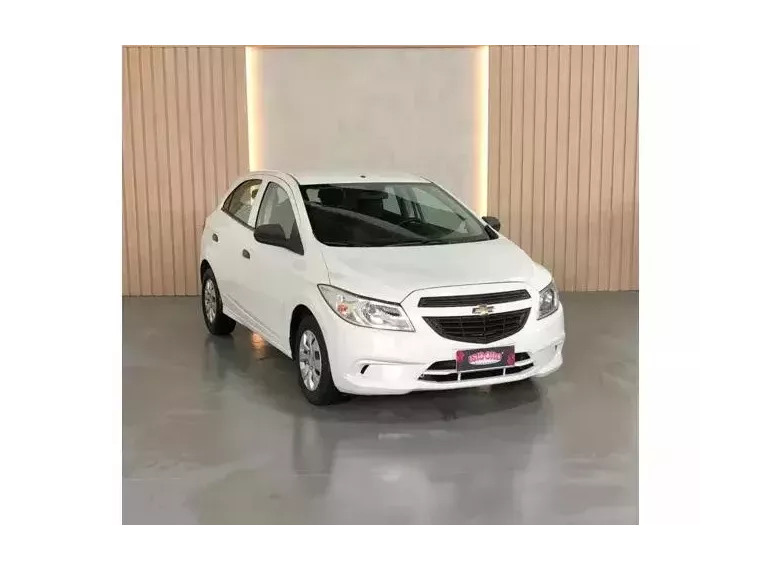 Chevrolet Onix Branco 6