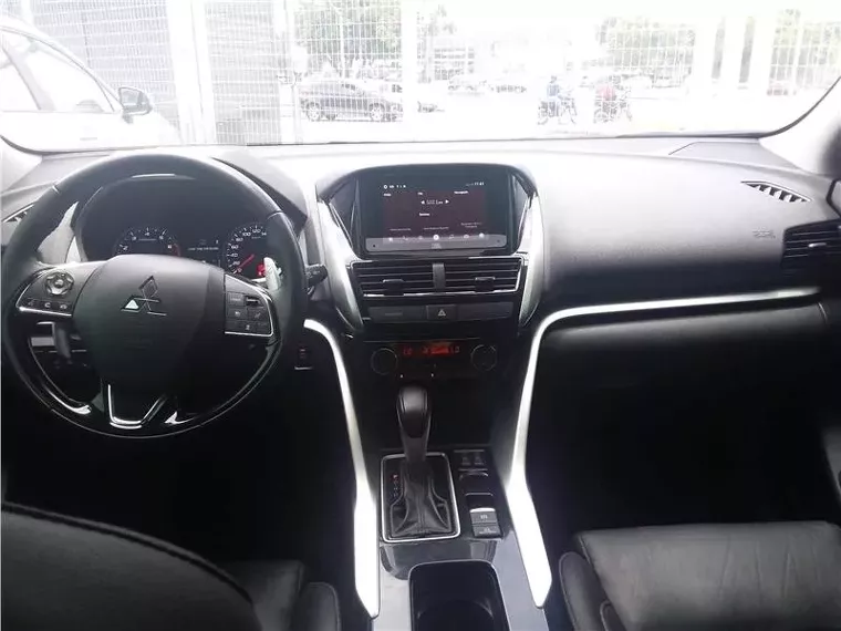 Mitsubishi Eclipse Cross Branco 6