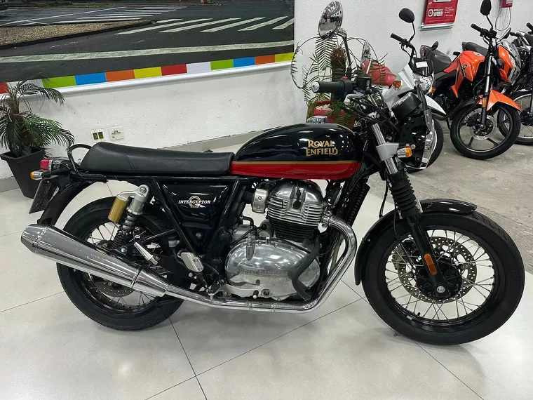 Royal Enfield Interceptor Preto 11