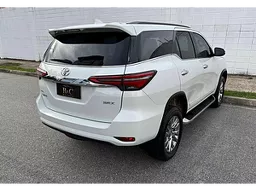 Toyota Hilux SW4