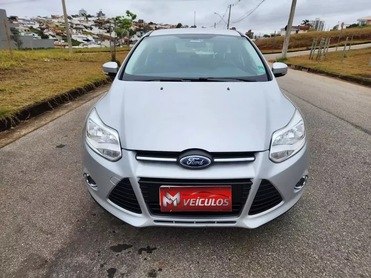 Ford Focus Prata 11