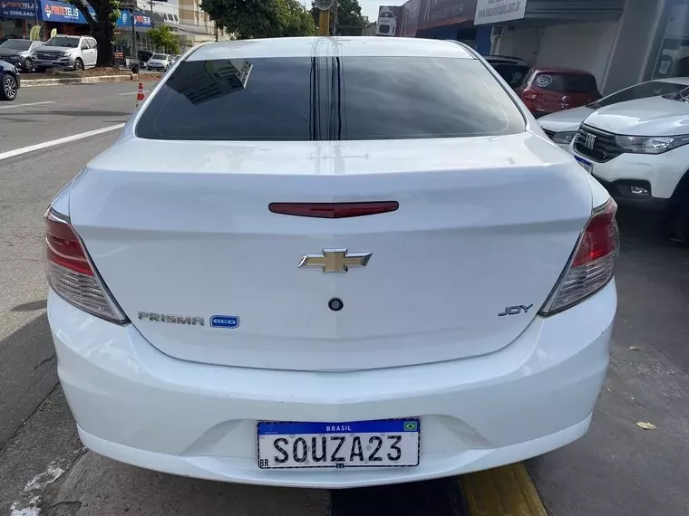 Chevrolet Prisma Branco 6