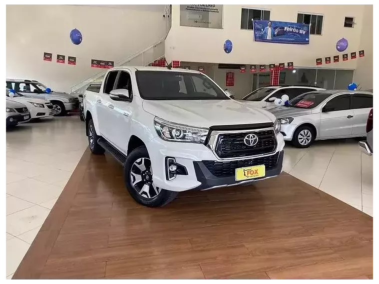 Toyota Hilux Branco 1