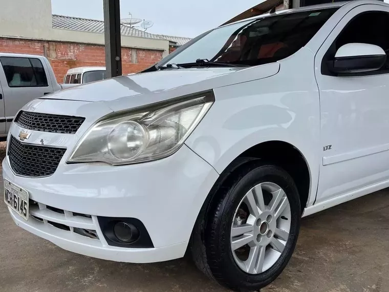 Chevrolet Agile Branco 4