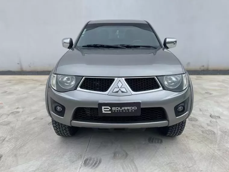 Mitsubishi L200 Triton Prata 9