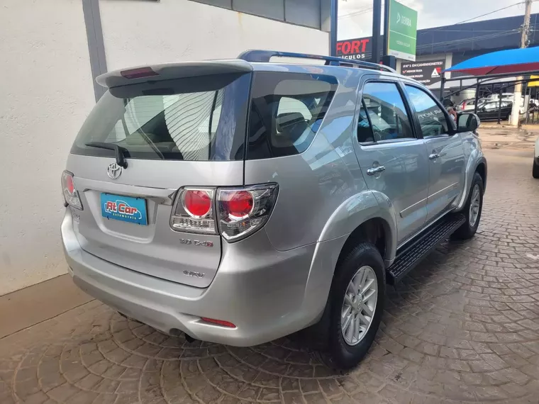 Toyota Hilux SW4 Prata 6