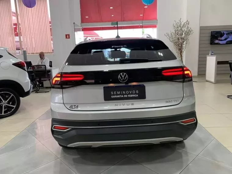 Volkswagen Nivus Prata 13