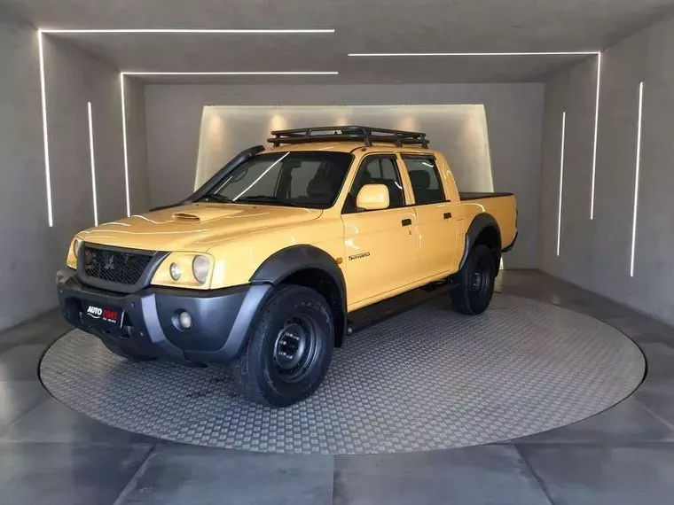 Mitsubishi L200 Outdoor Amarelo 6