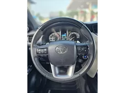 Toyota Hilux SW4
