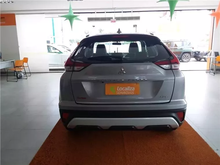 Mitsubishi Eclipse Cross Prata 4