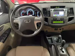 Toyota Hilux SW4