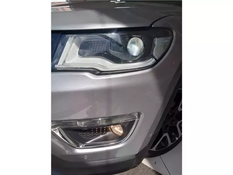 Jeep Compass Prata 18