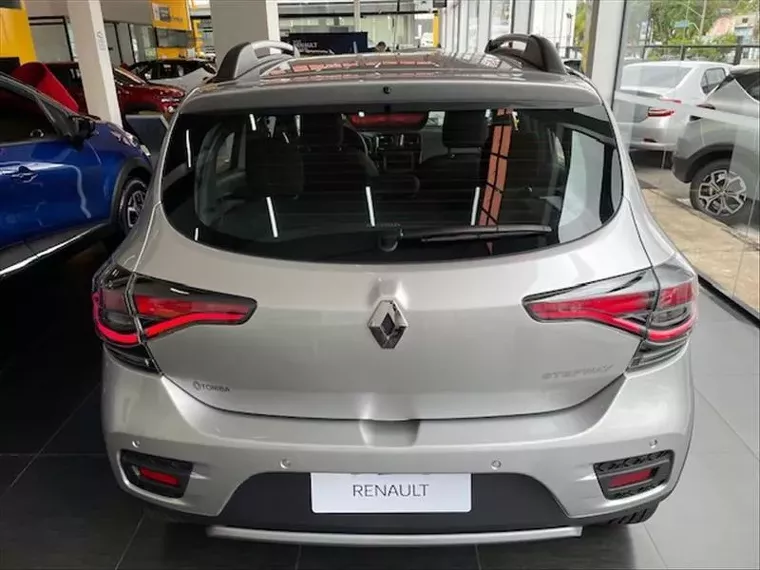 Renault Sandero Prata 12