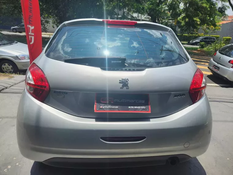 Peugeot 208 Prata 5