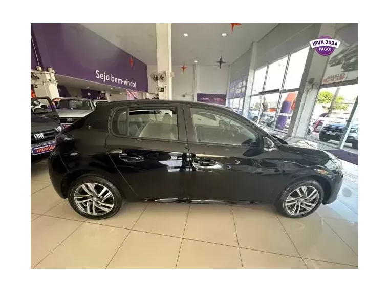 Peugeot 208 Preto 4