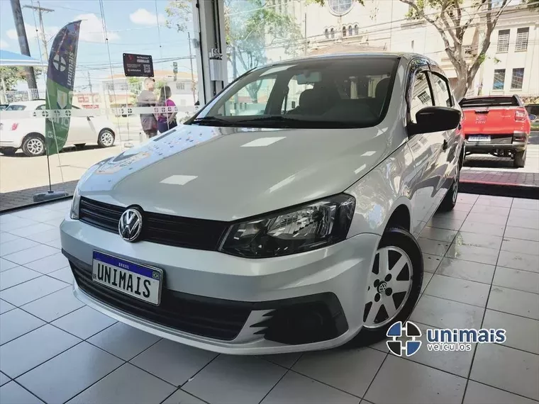 Volkswagen Voyage Prata 2