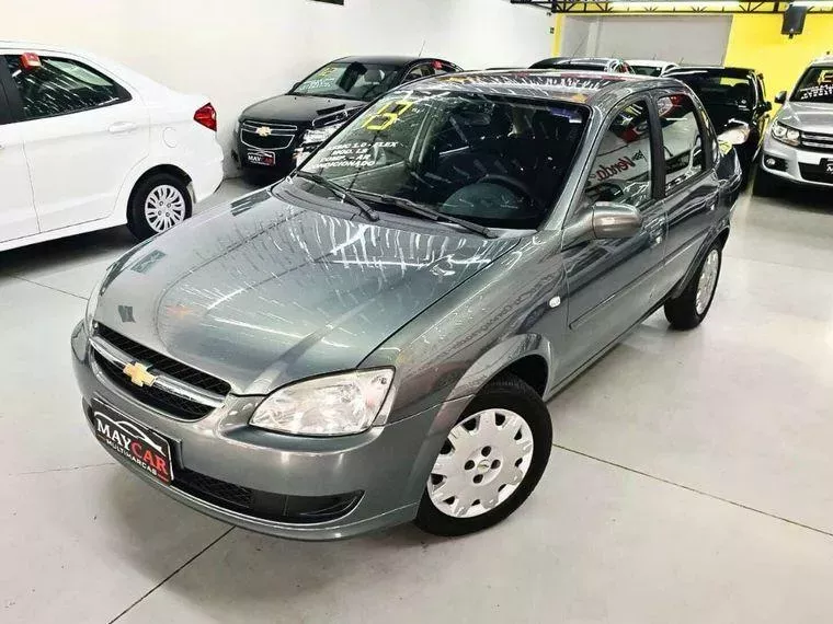 Chevrolet Classic Cinza 2