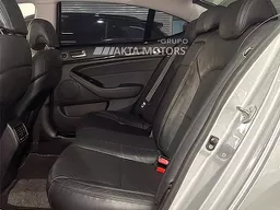 KIA Cadenza