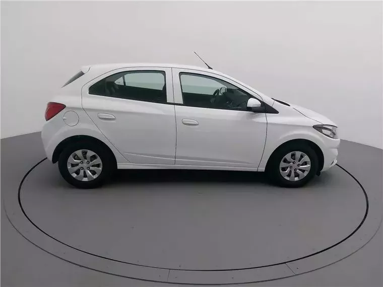 Chevrolet Onix Branco 14