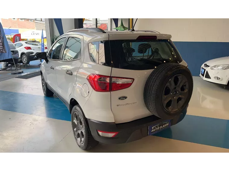 Ford Ecosport Branco 9