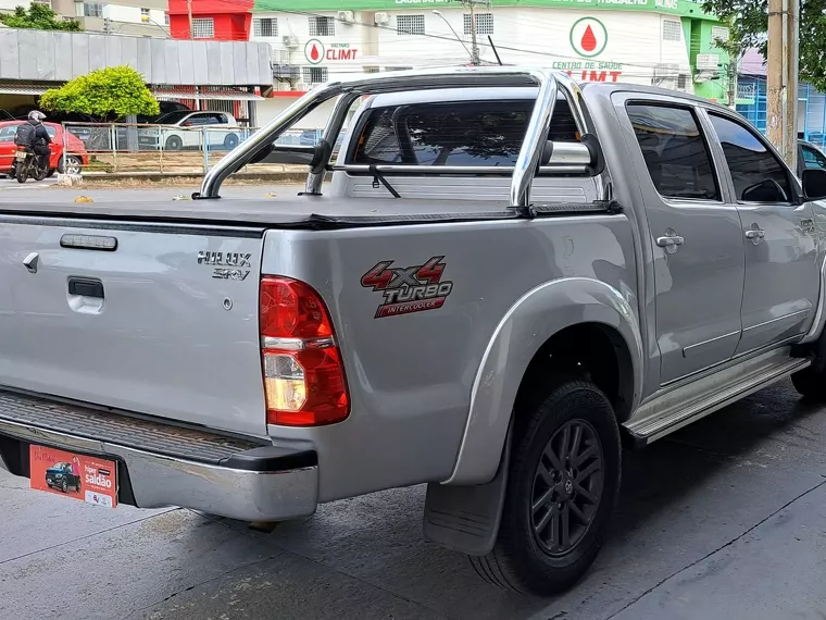 Toyota Hilux Prata 8