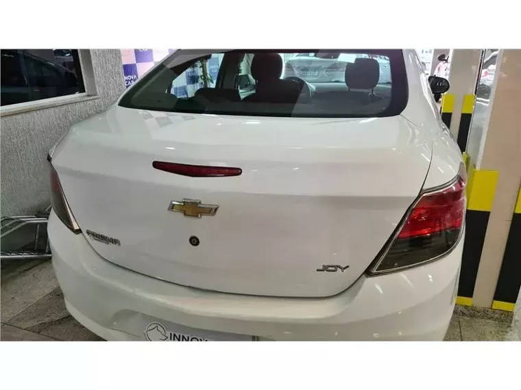 Chevrolet Prisma Branco 5