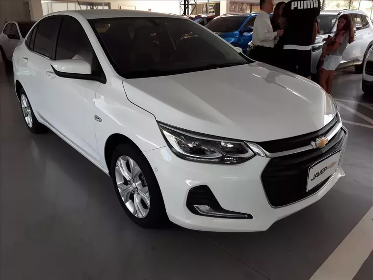 Chevrolet Onix Branco 5