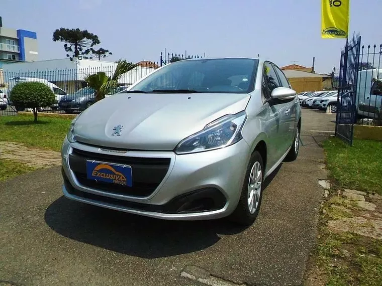 Peugeot 208 Prata 10